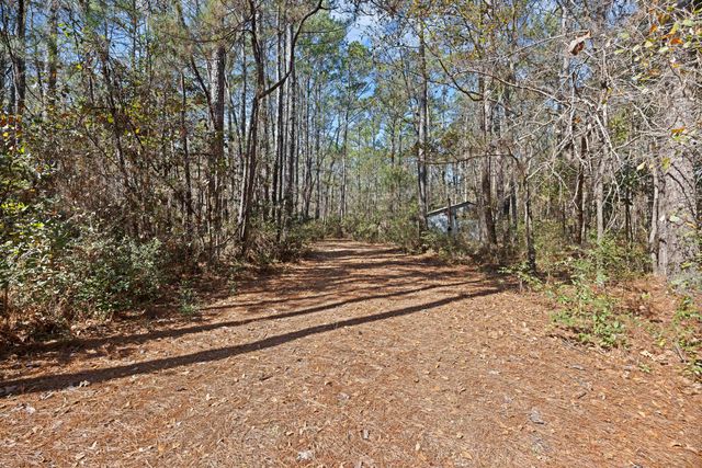 9168 Old Georgetown Road, Mcclellanville, SC 29458