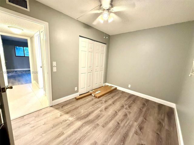 5220 Las Verdes Circle 114, Delray Beach, FL 33484