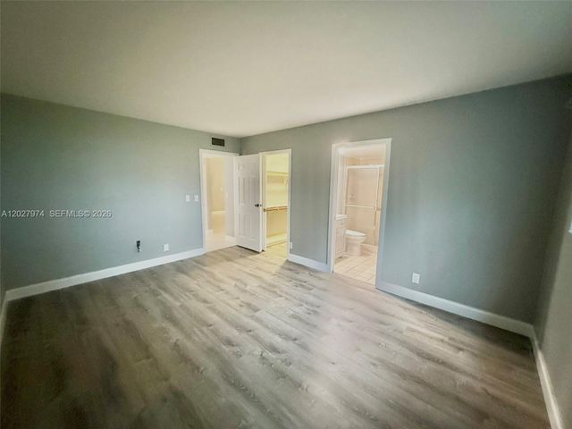5220 Las Verdes Circle 114, Delray Beach, FL 33484