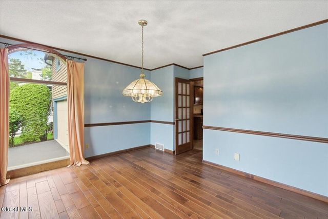908 Mohegan Road, Niskayuna, NY 12309