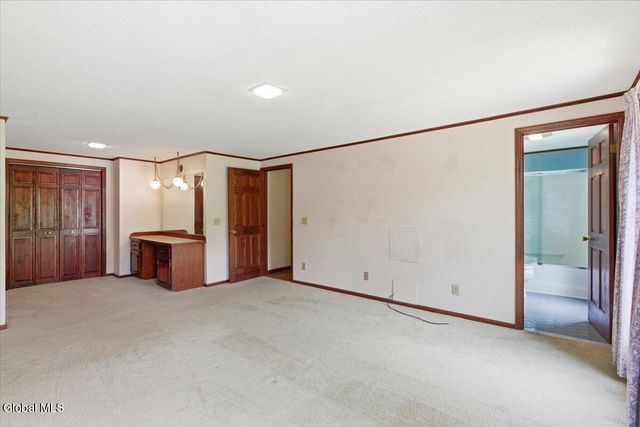 908 Mohegan Road, Niskayuna, NY 12309
