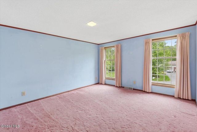 908 Mohegan Road, Niskayuna, NY 12309