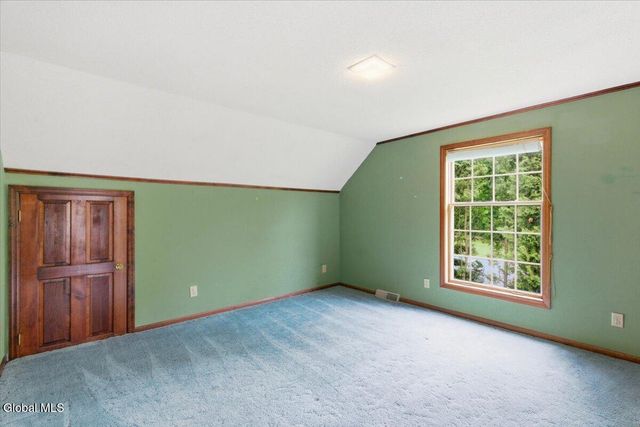 908 Mohegan Road, Niskayuna, NY 12309