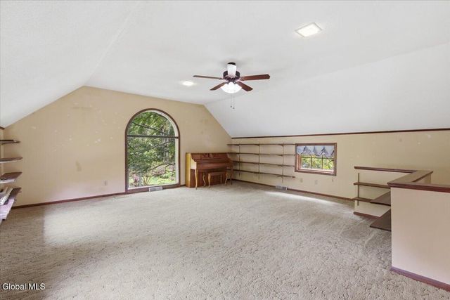 908 Mohegan Road, Niskayuna, NY 12309