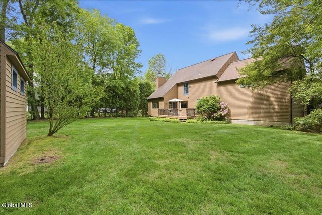 908 Mohegan Road, Niskayuna, NY 12309