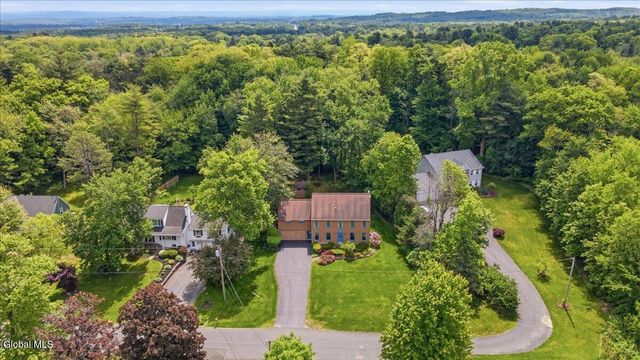 908 Mohegan Road, Niskayuna, NY 12309