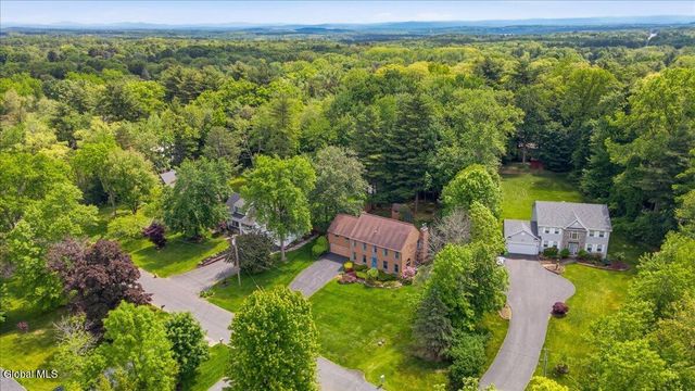 908 Mohegan Road, Niskayuna, NY 12309