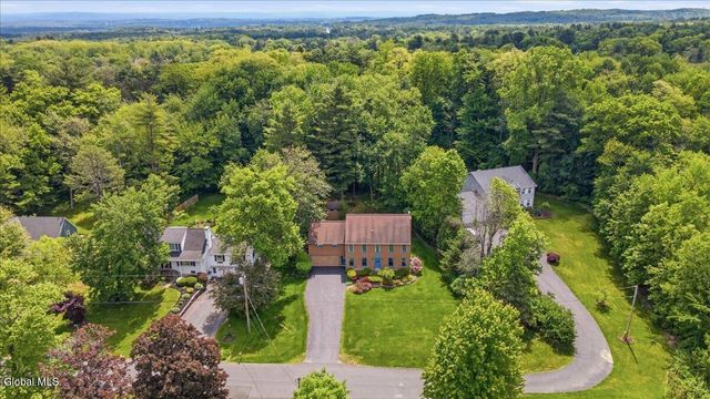 908 Mohegan Road, Niskayuna, NY 12309