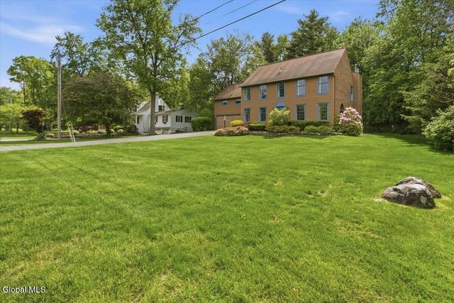 908 Mohegan Road, Niskayuna, NY 12309