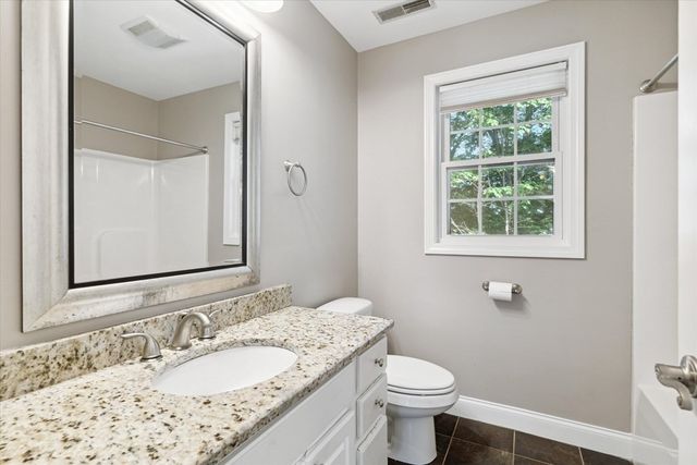 19 Benjamin Ln, Reading, MA 01867