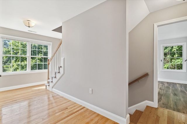 19 Benjamin Ln, Reading, MA 01867