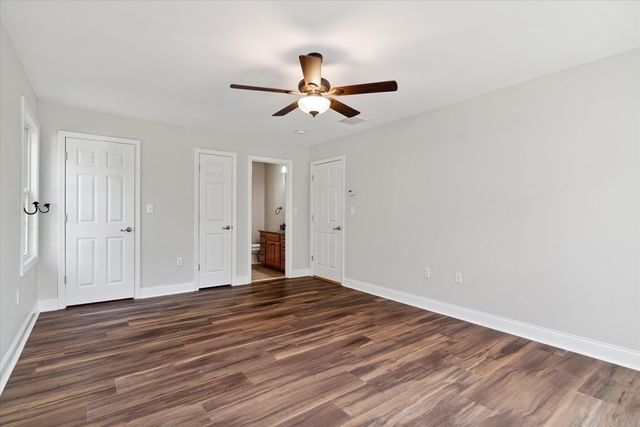 19 Benjamin Ln, Reading, MA 01867