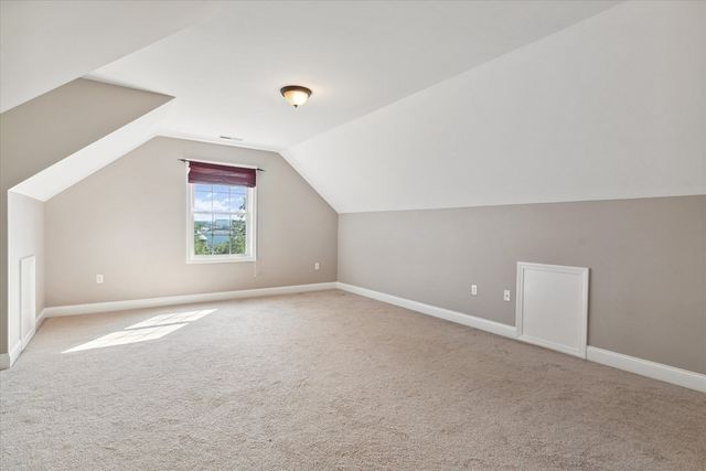 19 Benjamin Ln, Reading, MA 01867