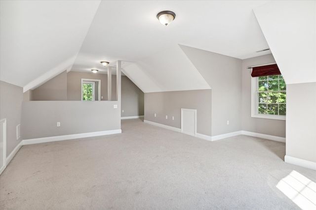 19 Benjamin Ln, Reading, MA 01867