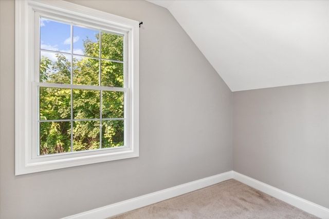 19 Benjamin Ln, Reading, MA 01867
