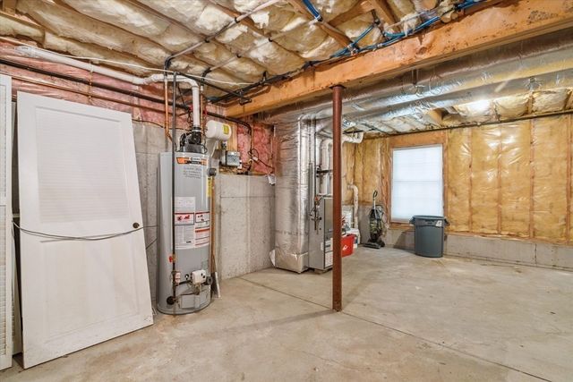 19 Benjamin Ln, Reading, MA 01867