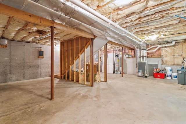 19 Benjamin Ln, Reading, MA 01867