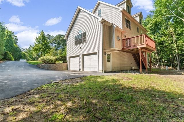 19 Benjamin Ln, Reading, MA 01867