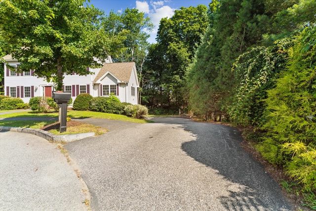 19 Benjamin Ln, Reading, MA 01867