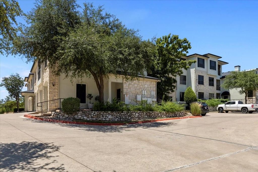 7701 Rialto BLVD 632, Austin, TX 78735