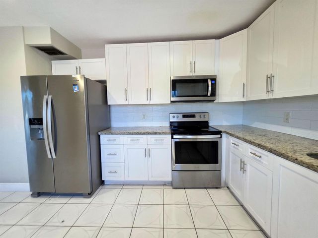 6289 Lear Drive 203, Lake Worth, FL 33462