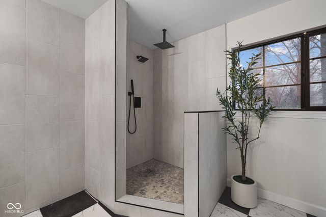 2712 Westleigh Drive, Indianapolis, IN 46268