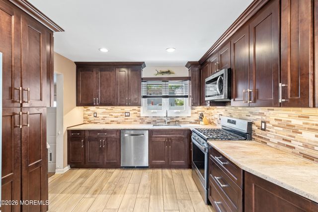 19 Tulip Drive, Old Bridge, NJ 08857