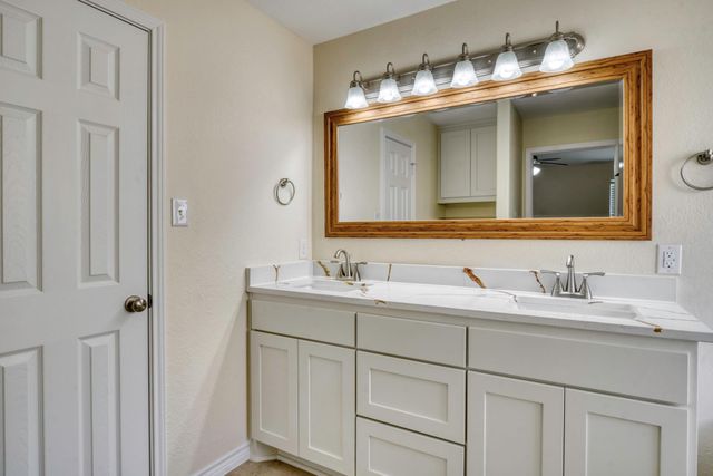 904 Turtle Dove, College Station, TX 77845