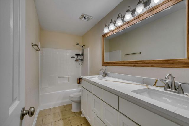 904 Turtle Dove, College Station, TX 77845