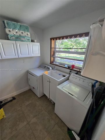 3619 W Park Rd, Hollywood, FL 33021