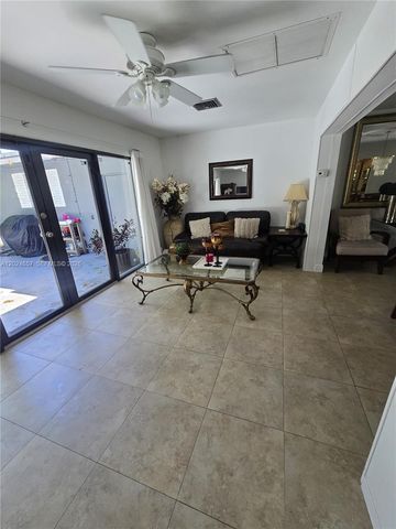 3619 W Park Rd, Hollywood, FL 33021