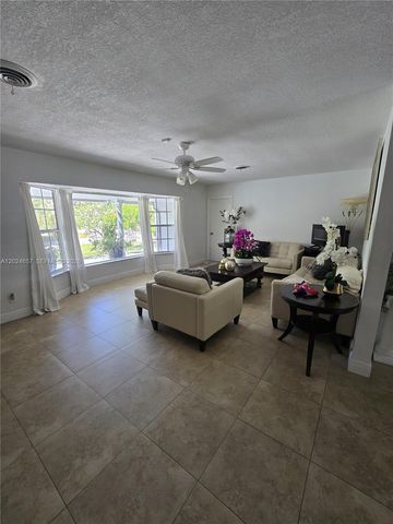 3619 W Park Rd, Hollywood, FL 33021