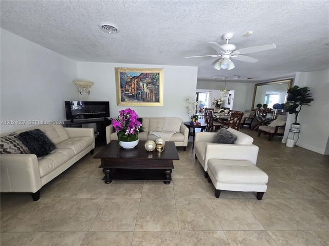 3619 W Park Rd, Hollywood, FL 33021
