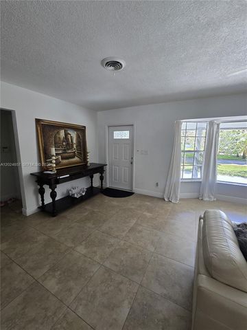 3619 W Park Rd, Hollywood, FL 33021