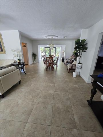 3619 W Park Rd, Hollywood, FL 33021