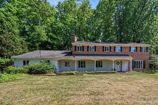 5453 Glen Harbor Drive, Kalamazoo, MI 49009