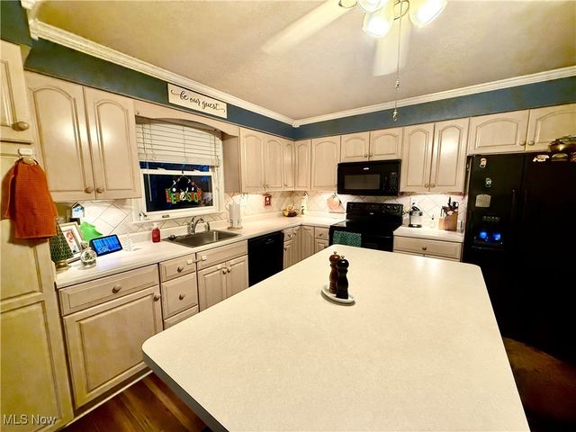 939 Robin Hood Lane, Follansbee, WV 26037