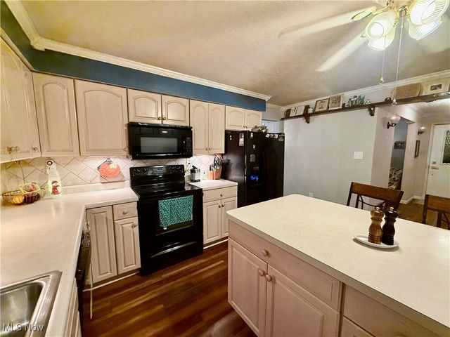 939 Robin Hood Lane, Follansbee, WV 26037