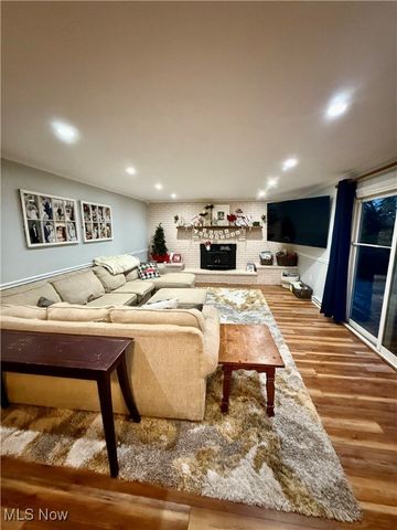 939 Robin Hood Lane, Follansbee, WV 26037