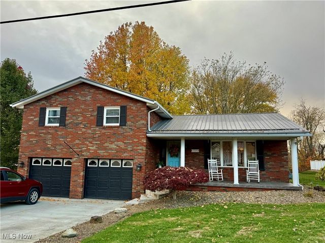 939 Robin Hood Lane, Follansbee, WV 26037