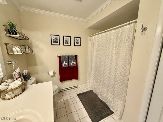 939 Robin Hood Lane, Follansbee, WV 26037