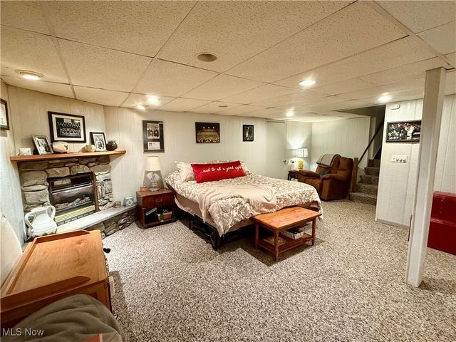 939 Robin Hood Lane, Follansbee, WV 26037