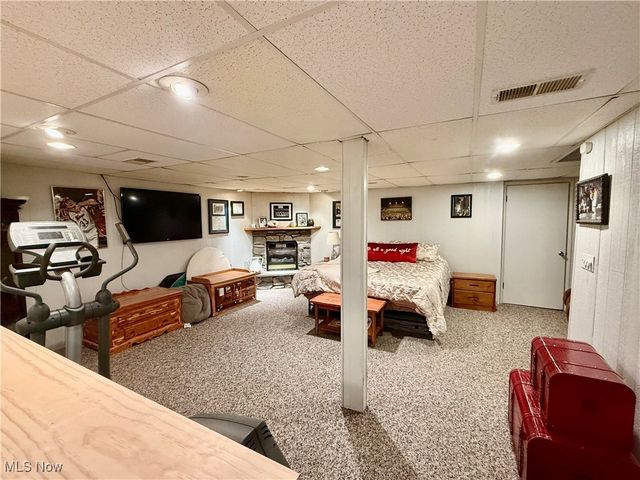 939 Robin Hood Lane, Follansbee, WV 26037