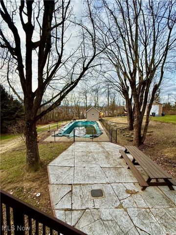 939 Robin Hood Lane, Follansbee, WV 26037