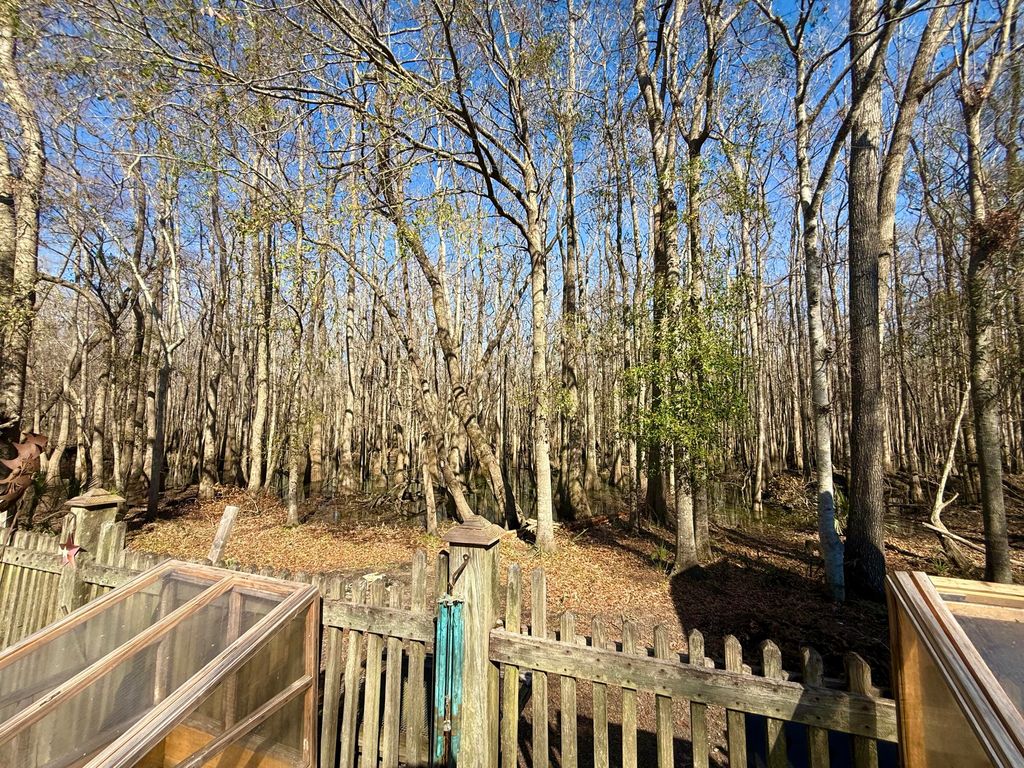 Image 11 of property listing at 112 Clearview Circle, Goose Creek, SC 29445