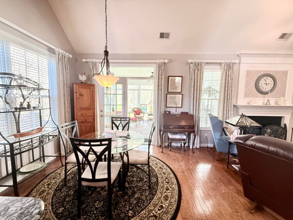 Image 16 of property listing at 112 Clearview Circle, Goose Creek, SC 29445