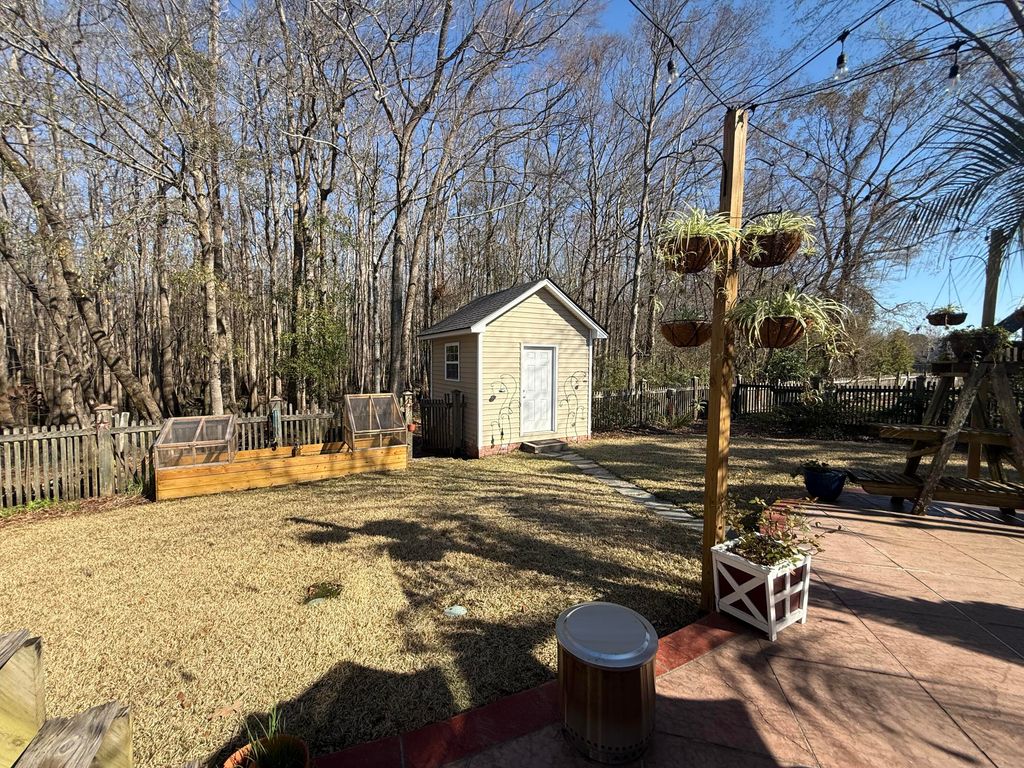 Image 9 of property listing at 112 Clearview Circle, Goose Creek, SC 29445