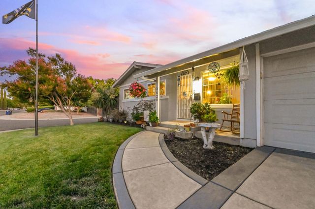 2420 Glenfaire Dr, Rancho Cordova, CA 95670