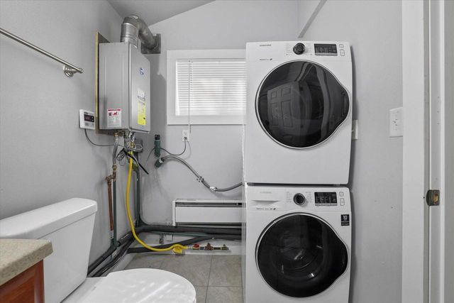 N55W34691 Lake DRIVE, Oconomowoc, WI 53066