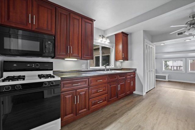 N55W34691 Lake DRIVE, Oconomowoc, WI 53066